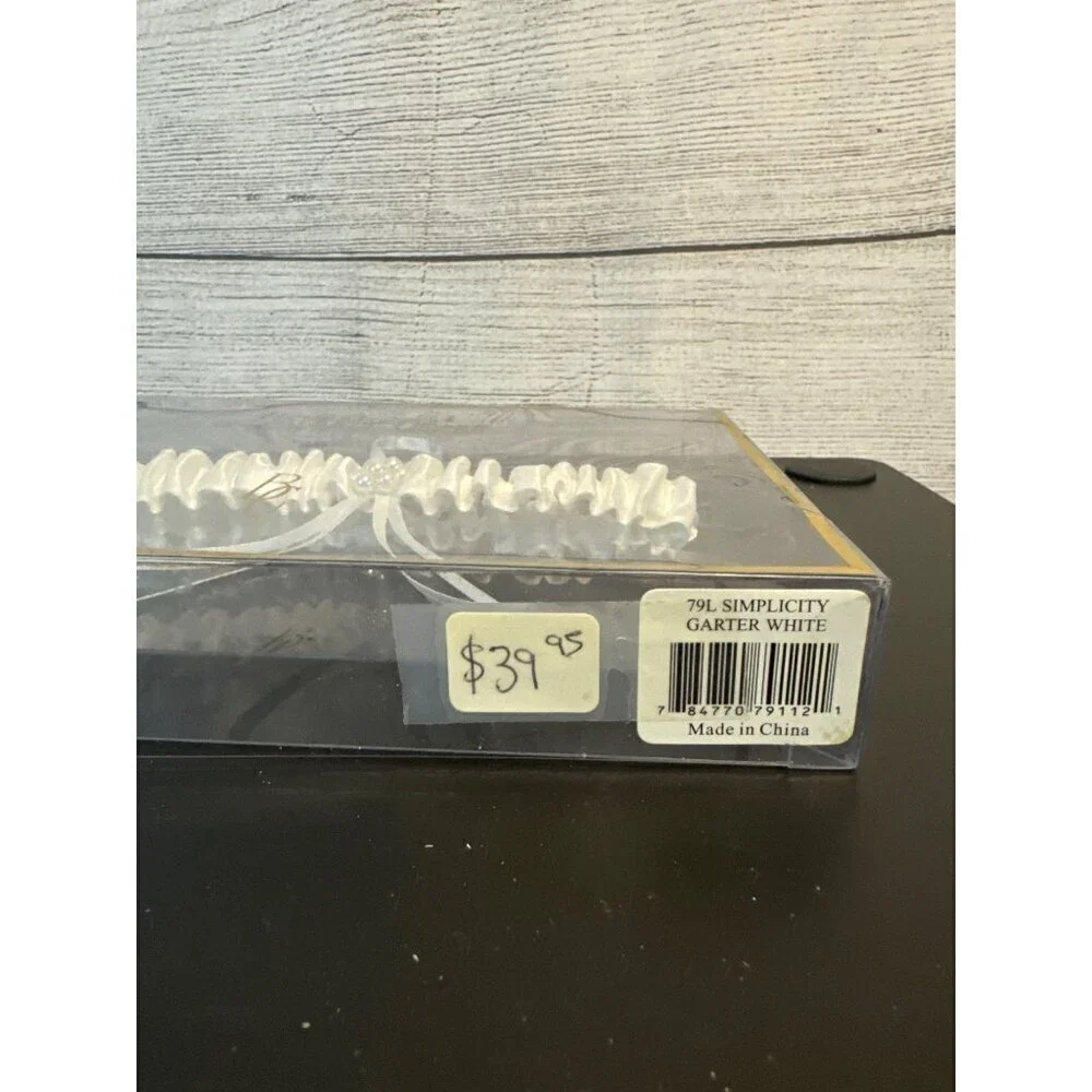 NIB Beverly Clark Simplicity White Garter